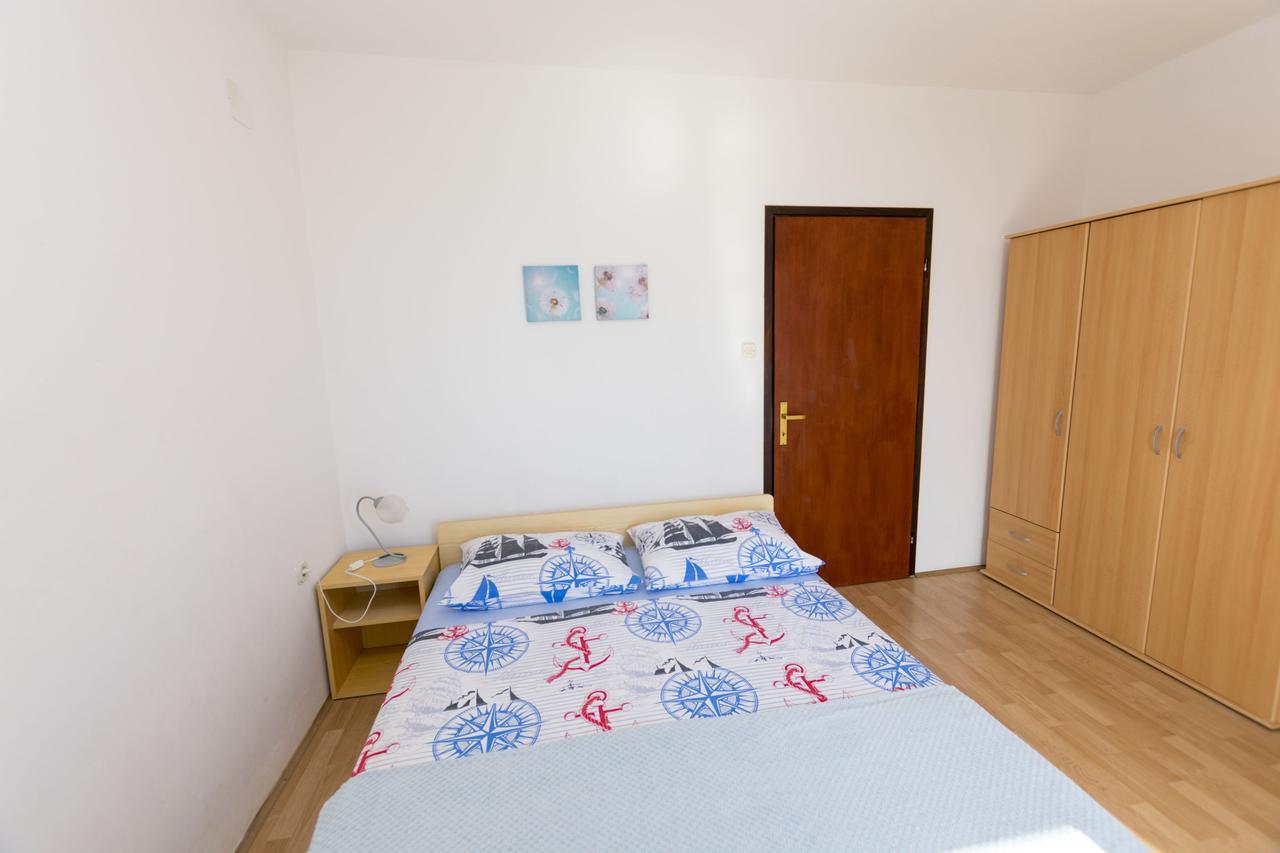 Apartments Ksenija Primosten Luaran gambar