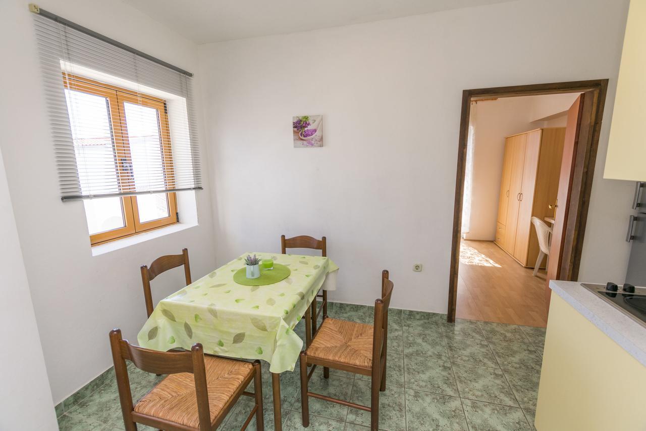 Apartments Ksenija Primosten Luaran gambar