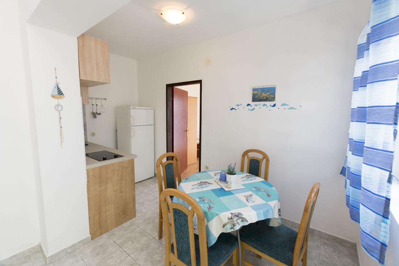 Apartments Ksenija Primosten Luaran gambar