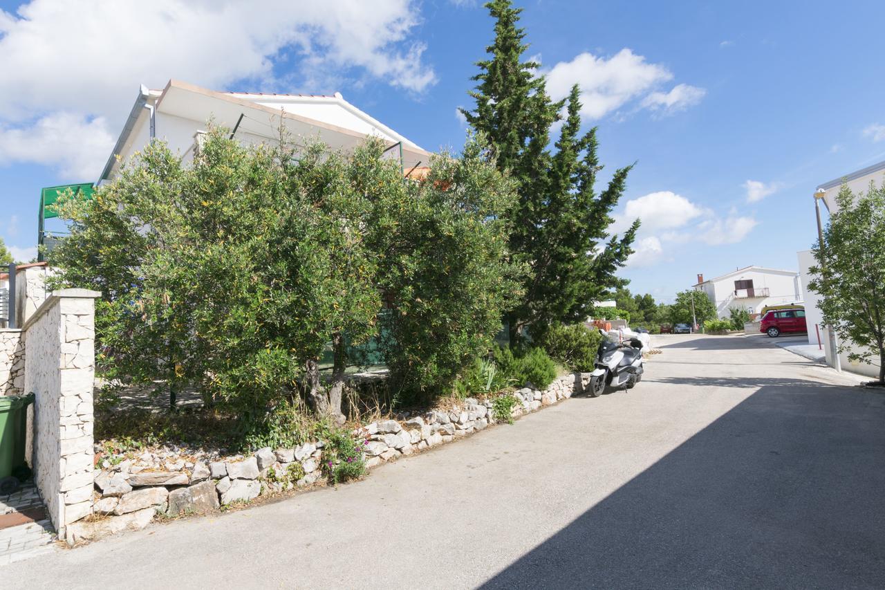 Apartments Ksenija Primosten Luaran gambar