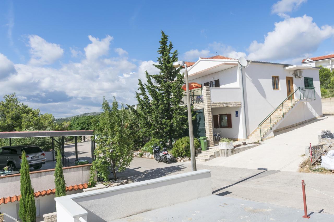 Apartments Ksenija Primosten Luaran gambar