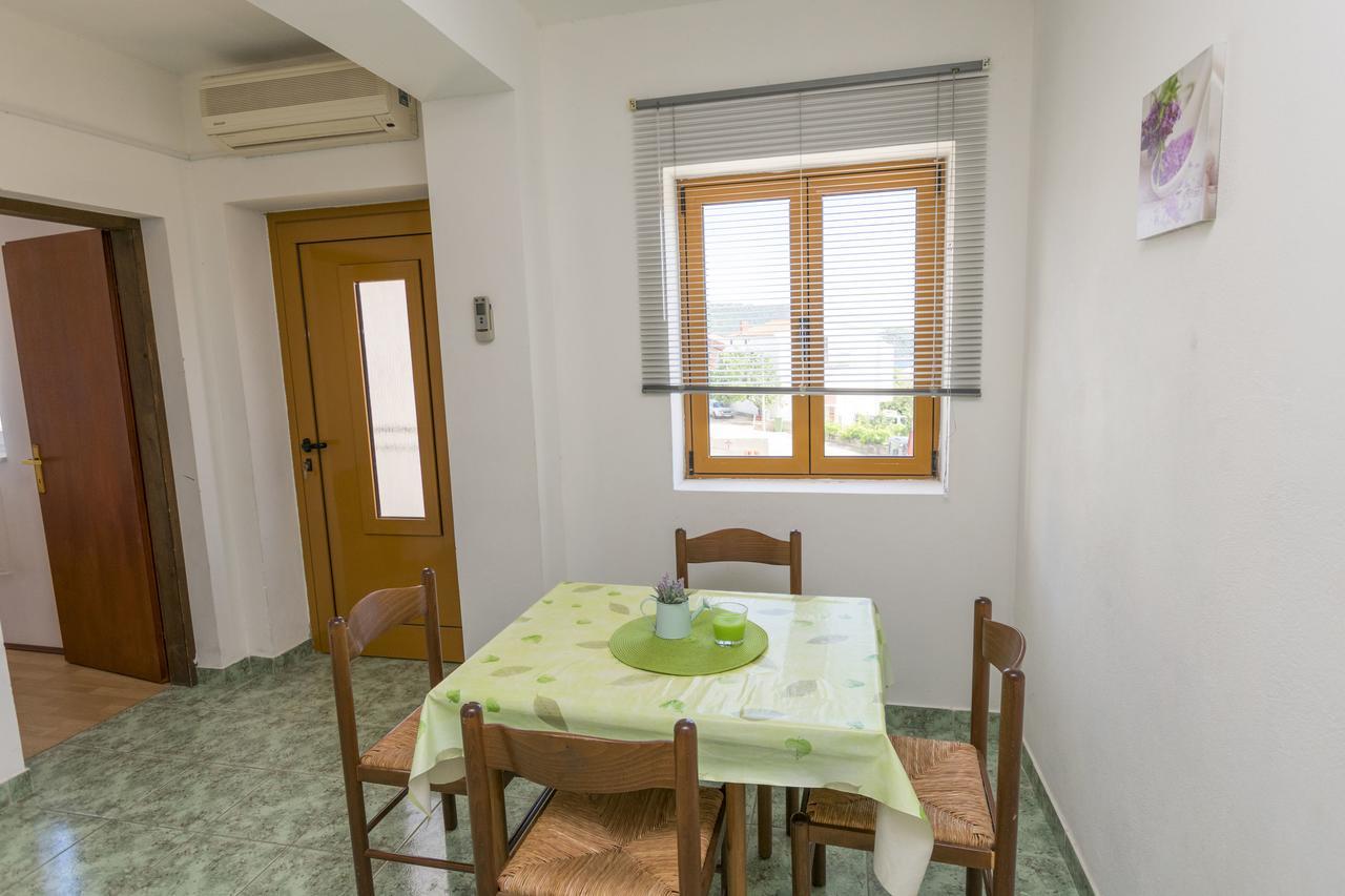 Apartments Ksenija Primosten Luaran gambar
