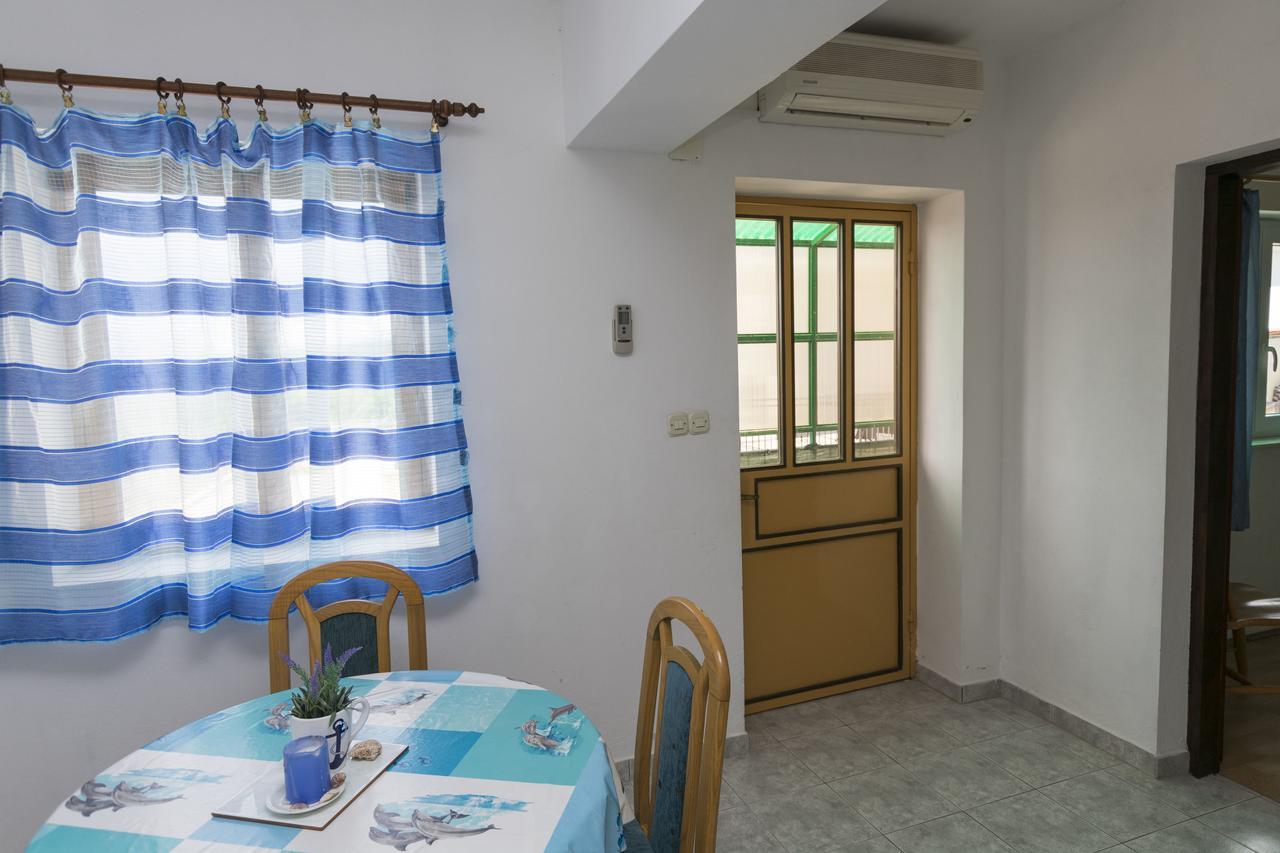 Apartments Ksenija Primosten Luaran gambar