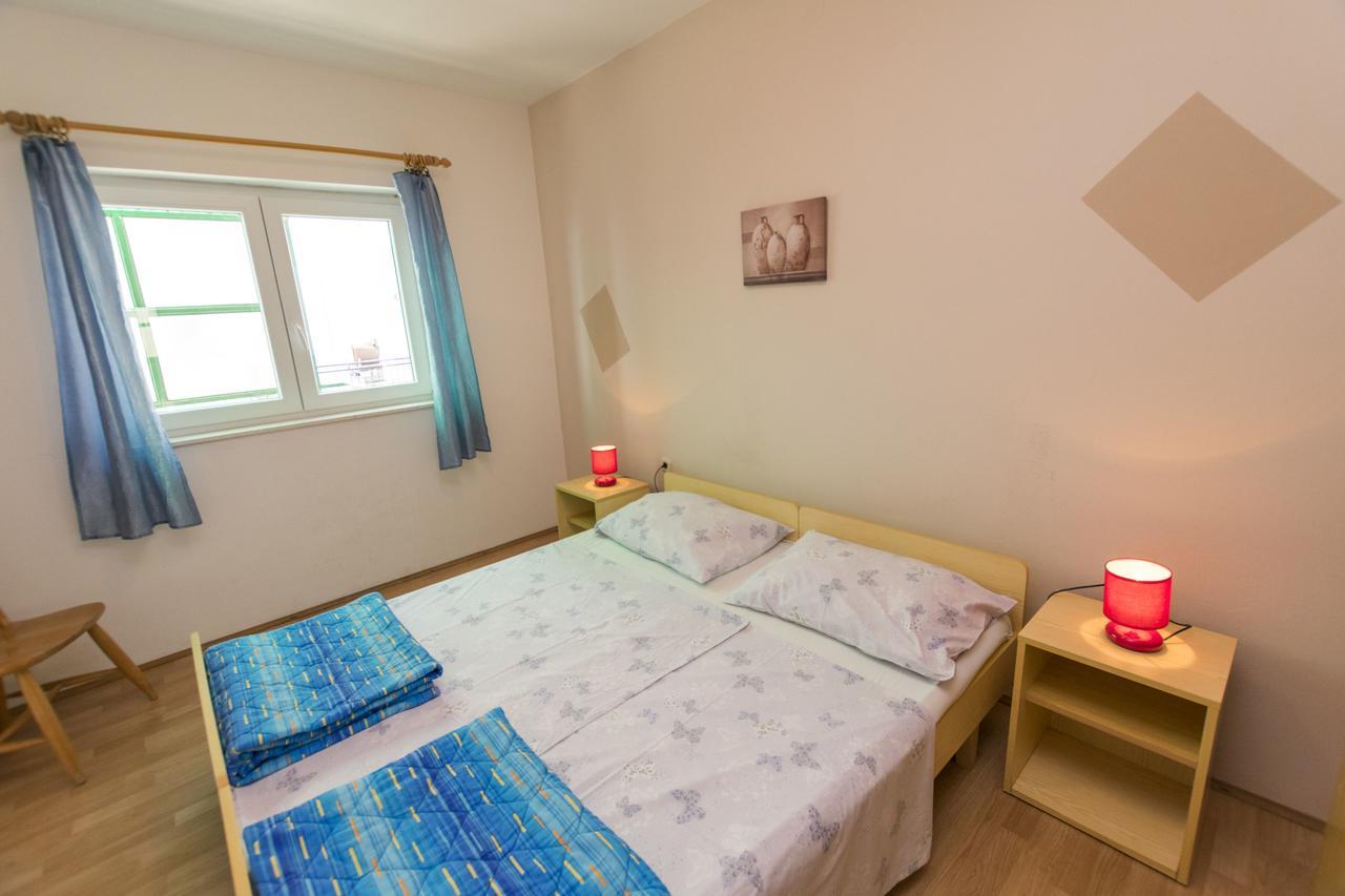 Apartments Ksenija Primosten Luaran gambar