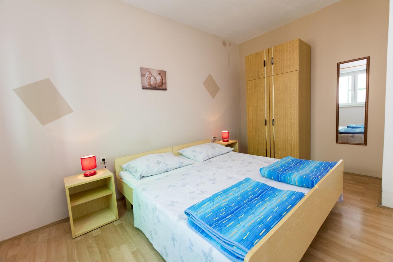 Apartments Ksenija Primosten Luaran gambar