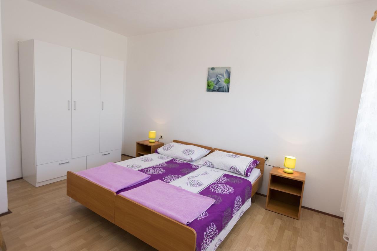 Apartments Ksenija Primosten Luaran gambar