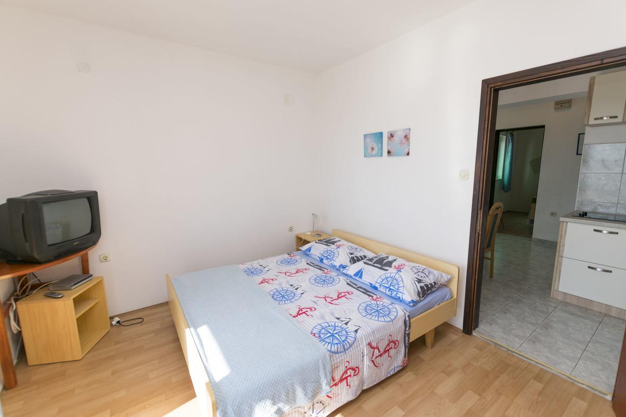 Apartments Ksenija Primosten Luaran gambar