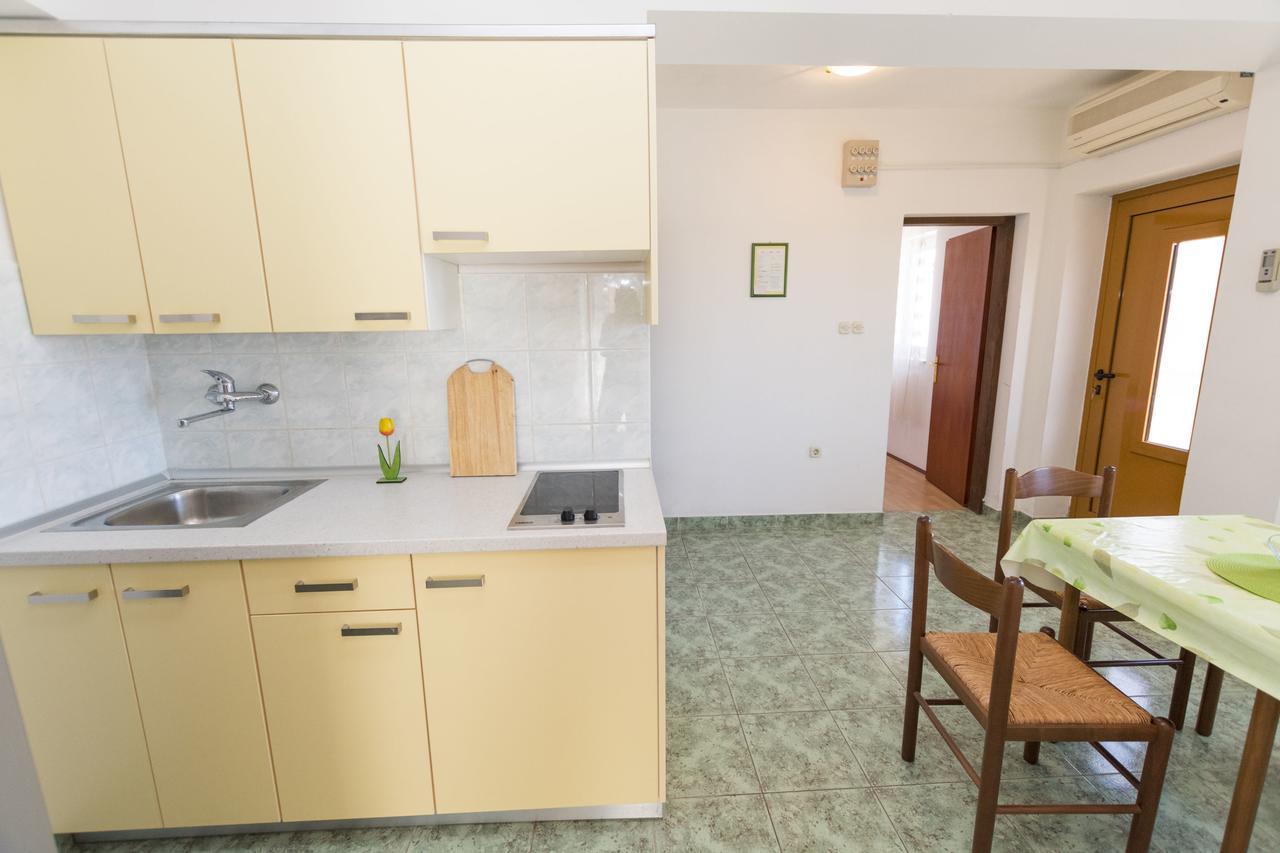 Apartments Ksenija Primosten Luaran gambar